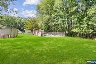 114 Van Dam Ave, Bloomingdale, NJ 07403 - Photo 21