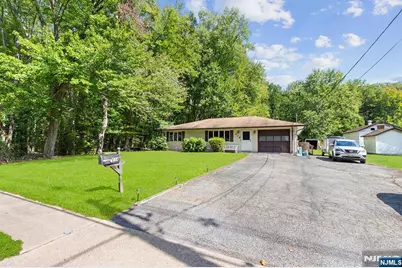 114 Van Dam Avenue, Bloomingdale, NJ 07403 - Photo 23