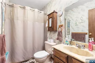114 Van Dam Ave, Bloomingdale, NJ 07403 - Photo 17