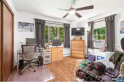 114 Van Dam Avenue, Bloomingdale, NJ 07403 - Photo 15