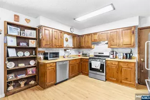 114 Van Dam Ave, Bloomingdale, NJ 07403 - Photo 9