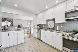 676 Rutgers Pl, Paramus, NJ 07652 - Photo 11
