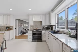 38 Trautwein Crescent, Closter, NJ 07624 - Photo 13