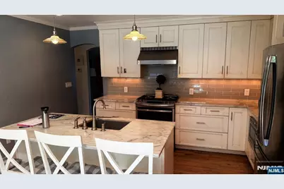 40 Strathmore Terrace, Saddle Brook Township, NJ 07663 - Photo 11