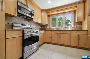 428 Fairfield Ave, Ridgewood, NJ 07450 - Photo 9