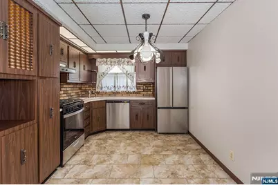 17 Obal Avenue, Elmwood Park, NJ 07407 - Photo 9