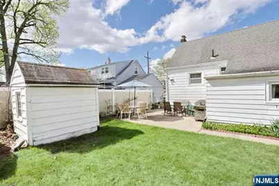 218 Hickory Avenue, Bergenfield, NJ 07621 - Photo 33