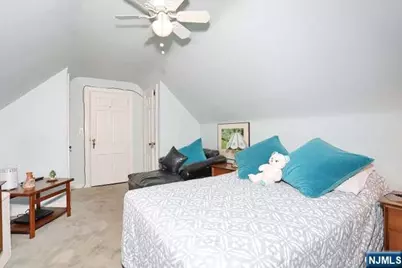 218 Hickory Avenue, Bergenfield, NJ 07621 - Photo 25