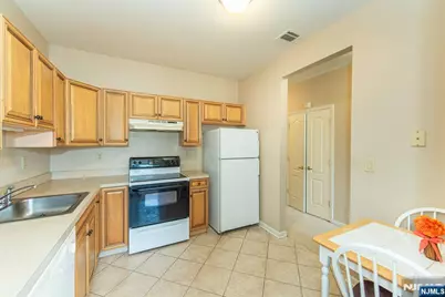 375 Rifle Camp Road 202 #202, Woodland Park, NJ 07424 - Photo 3