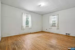 22 Springbrook Rd, Livingston, NJ 07039 - Photo 17