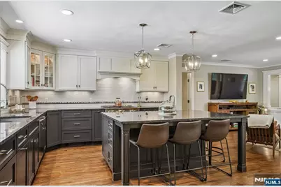 586 Sparrowbush Road, Wyckoff Township, NJ 07481 - Photo 11