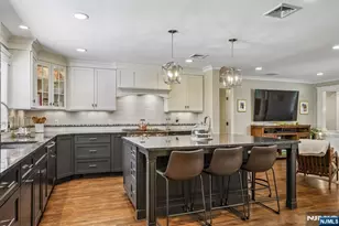 586 Sparrowbush Rd, Wyckoff Township, NJ 07481 - Photo 11