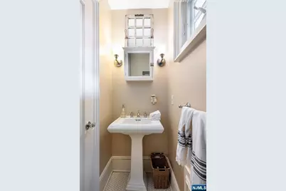 111 Montclair Avenue, Montclair, NJ 07042 - Photo 21