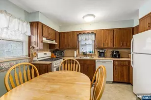 567 Fern Ave, Lyndhurst Township, NJ 07071 - Photo 11