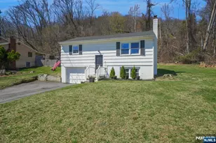 35 Zinnia Dr, Vernon, NJ 07418 - Photo 3