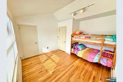 80 Roosevelt Avenue, Bergenfield, NJ 07621 - Photo 15