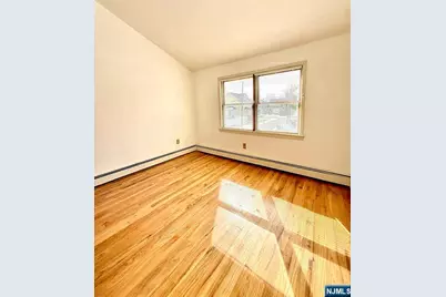 80 Roosevelt Avenue, Bergenfield, NJ 07621 - Photo 13