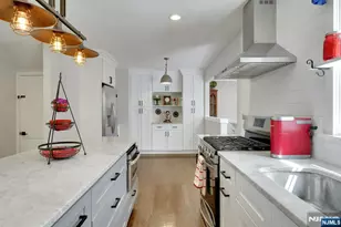 7 Hawthorne Ave, Glen Ridge, NJ 07028 - Photo 13