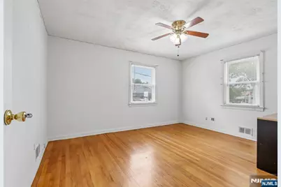 215 Henley Avenue, New Milford, NJ 07646 - Photo 19