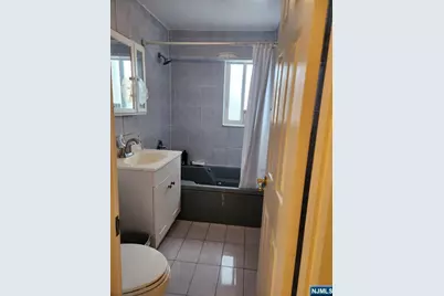 233 12th Street 4E #4E, Palisades Park, NJ 07650 - Photo 7