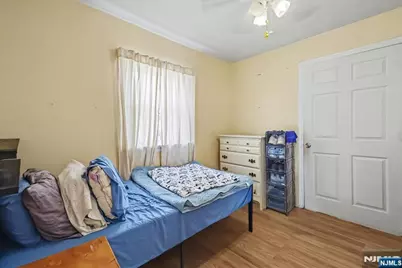198 Roosevelt Avenue, Bergenfield, NJ 07621 - Photo 15