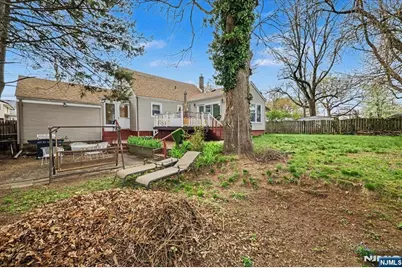 198 Roosevelt Avenue, Bergenfield, NJ 07621 - Photo 25