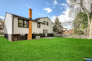 27 Merritt Ave, Bergenfield, NJ 07621 - Photo 3