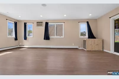 334 Pine Street, Pompton Lakes, NJ 07442 - Photo 5