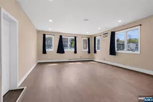 334 Pine St, Pompton Lakes, NJ 07442 - Photo 3