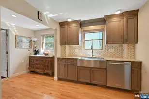 581 Northumberland Rd, Teaneck Township, NJ 07666 - Photo 7