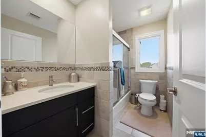 427 Lawton Avenue, Cliffside Park, NJ 07010 - Photo 33
