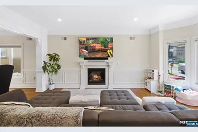 427 Lawton Avenue, Cliffside Park, NJ 07010 - Photo 7