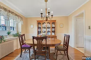 52 Elmwood Dr, Elmwood Park, NJ 07407 - Photo 9