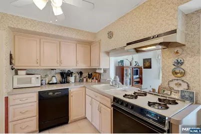 52 Elmwood Drive, Elmwood Park, NJ 07407 - Photo 13
