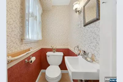 52 Elmwood Drive, Elmwood Park, NJ 07407 - Photo 17
