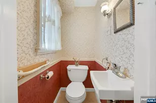 52 Elmwood Dr, Elmwood Park, NJ 07407 - Photo 17