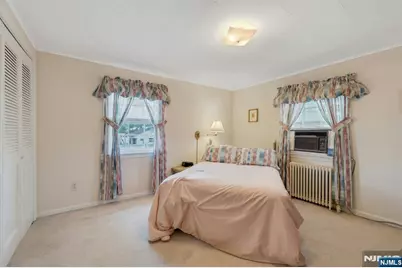 52 Elmwood Drive, Elmwood Park, NJ 07407 - Photo 25