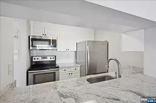 1 2nd Street 1006, Jersey City, NJ 07302 - Photo 11
