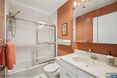 2 Carlyle Court, Teaneck Township, NJ 07666 - Photo 19