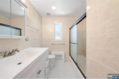 219 Farview Avenue, Paramus, NJ 07652 - Photo 13