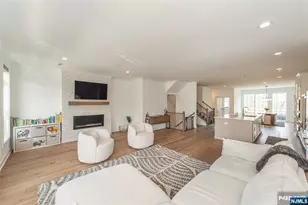 15 Cinnamon Dr, Upper Saddle River, NJ 07458 - Photo 9