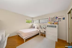 155 Zabriskie Pl, River Edge, NJ 07661 - Photo 17