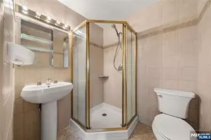 155 Zabriskie Pl, River Edge, NJ 07661 - Photo 19