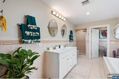 88B Myrtle Avenue, Edgewater, NJ 07020 - Photo 21