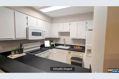 19 Plauderville Avenue 208 #208, Garfield, NJ 07026 - Photo 5