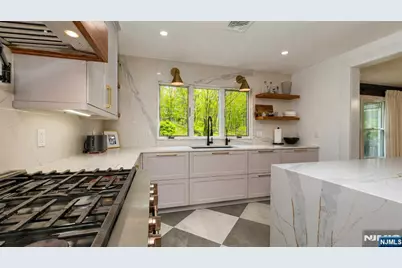 112 Urban Club Road, Wayne, NJ 07470 - Photo 7