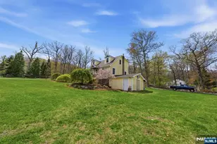 32 Pine Hill Rd, Mahwah, NJ 07430 - Photo 35