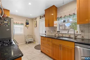 61 Highland Ave, Bergenfield, NJ 07621 - Photo 11