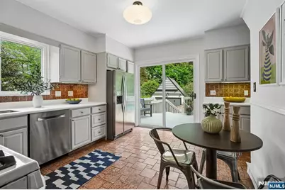 379 Highland Avenue, Montclair, NJ 07043 - Photo 13