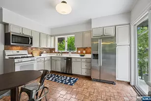 379 Highland Ave, Montclair, NJ 07043 - Photo 15
